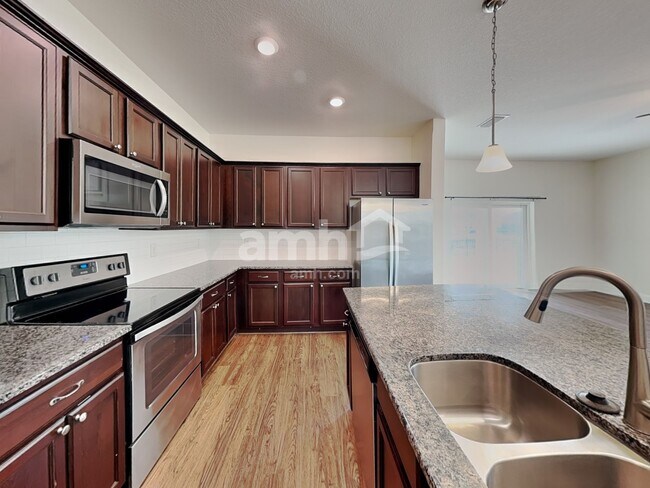 Foto del edificio - 322 Pine Terrace Dr