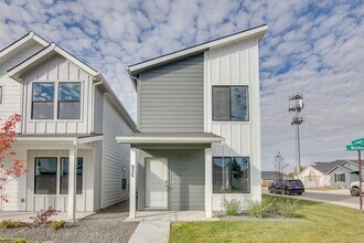 Building Photo - 11031 W Crestwater Ln
