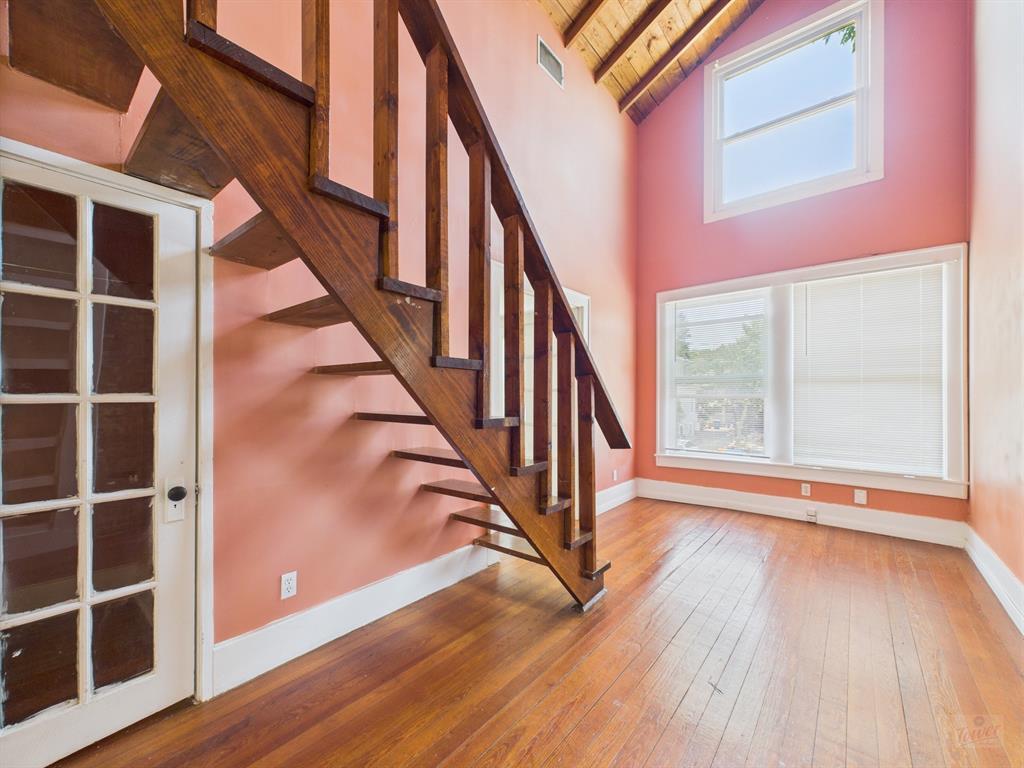 Foto principal - 810 W 32nd St