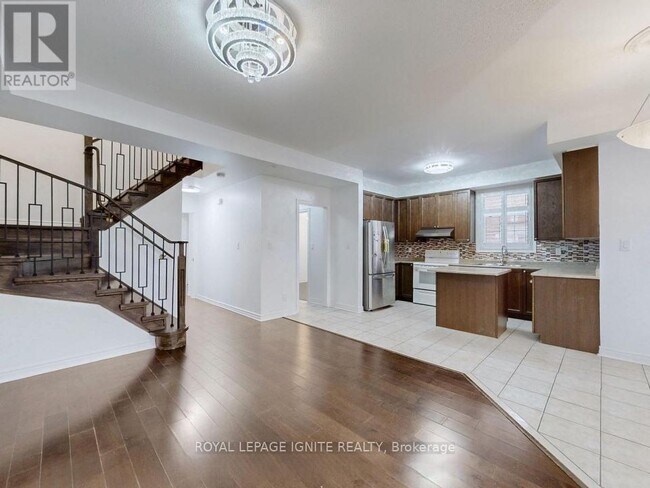 Building Photo - 38 Greensborough Village Cir