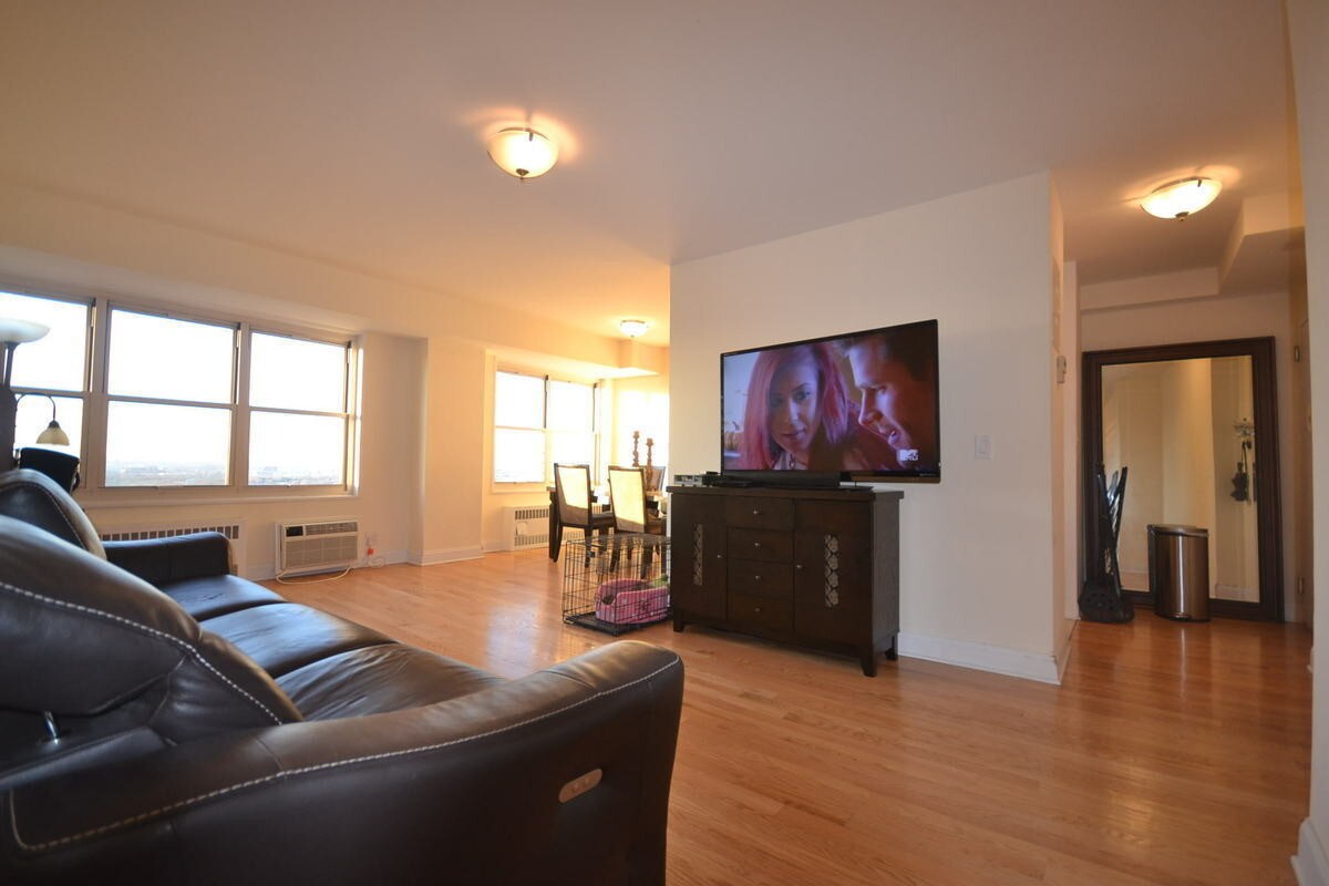 Foto principal - 123-33 83rd Ave