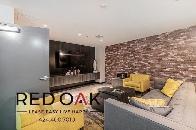 Building Photo - 102 N Glendale Ave