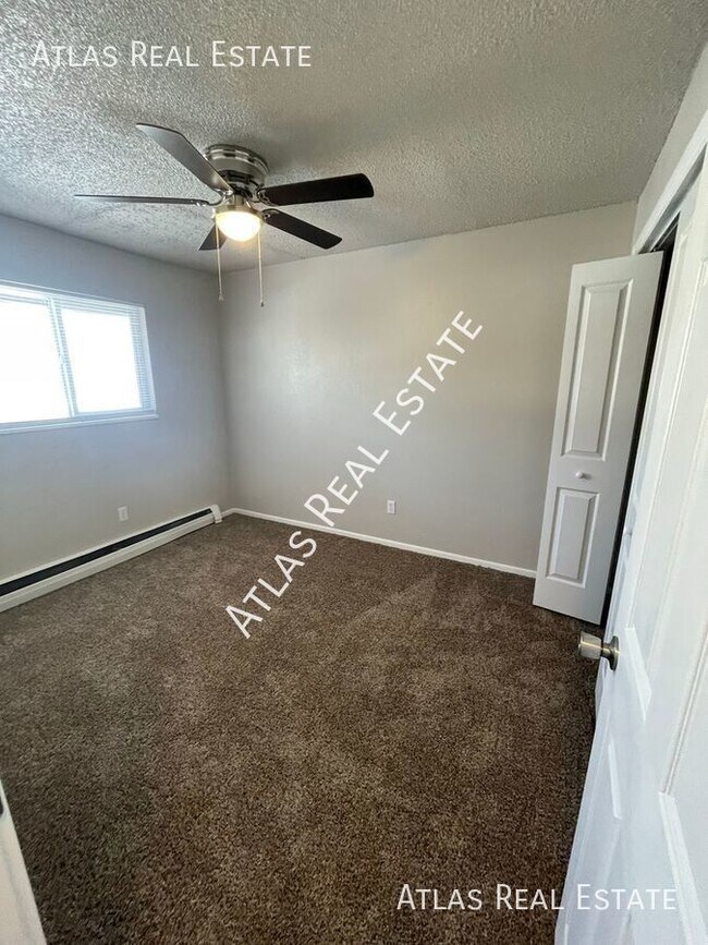 Building Photo - 330 Vehr Dr