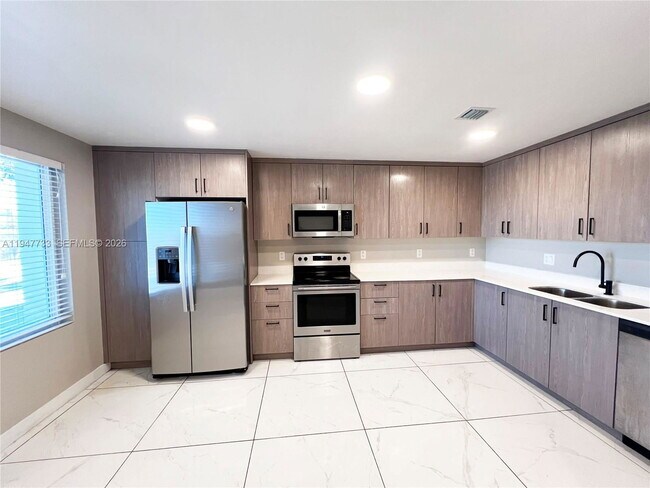 Building Photo - 25649 SW 144th Ave