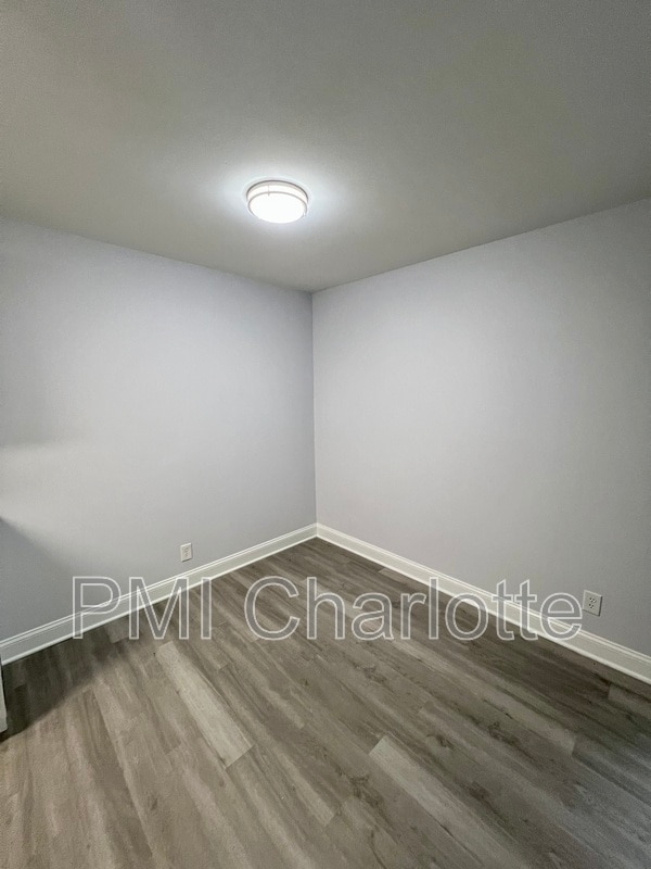 Building Photo - 831 McAlway Rd