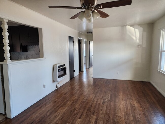 Photo - 1017 S Holly Dr House