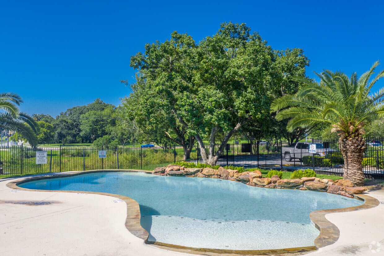 The Life At Bay Pointe Apartments Baytown