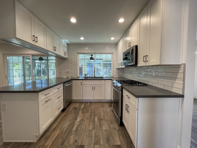 Kitchen - 5766 Lake Lindero Dr