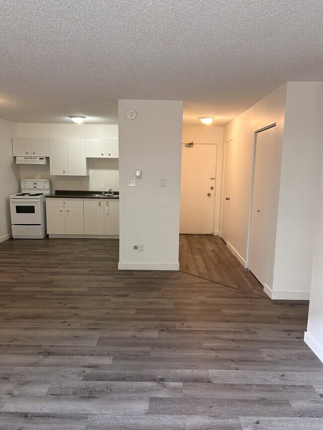 Photo du bâtiment - 727 5th Ave N