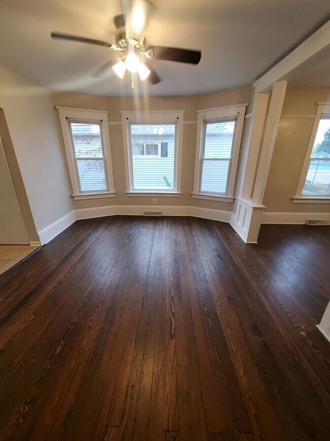 Foto del edificio - 6827 25th Ave