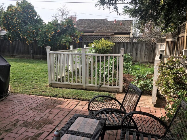 Foto del edificio - 839 S Knickerbocker Dr