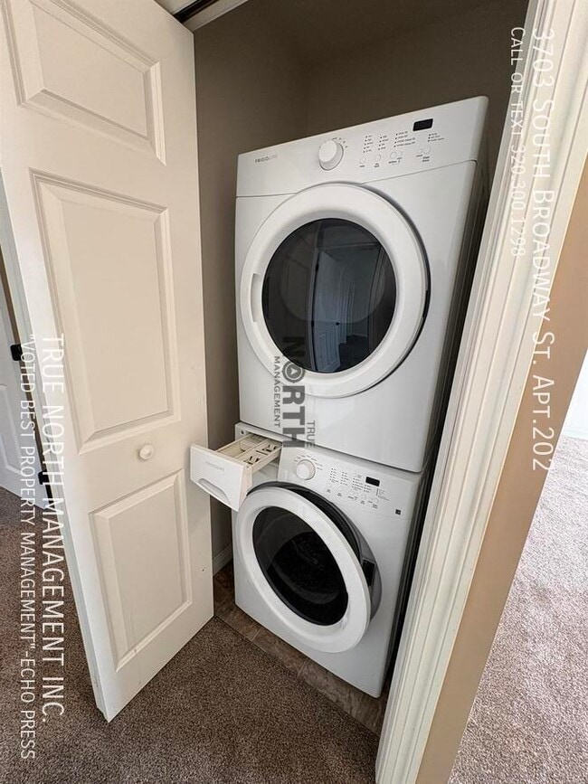 Building Photo - 3703 S Broadway St