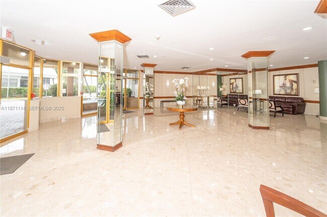 Foto del edificio - 100 Golden Isles Dr