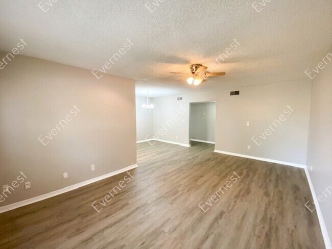 Foto del edificio - 4455 38th Terrace N