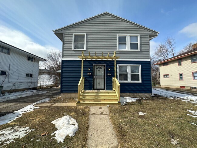 Foto del edificio - 5677-5679-5679 N 61st St