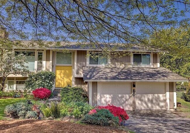 Foto del edificio - 3 bedroom in Bellevue WA 98006