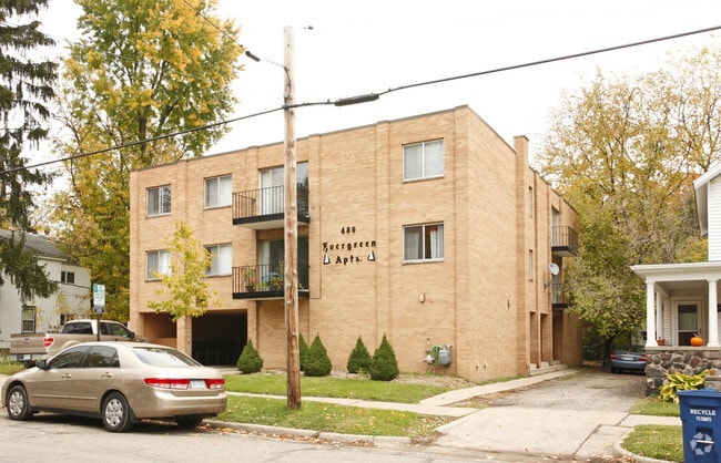 Building Photo - Evergreen Apartments