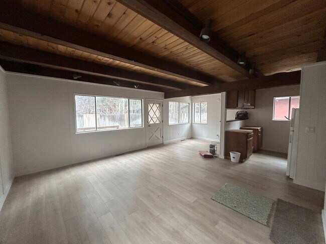 Foto del edificio - Highland Woods Neighborhood * Renovated 2 ...