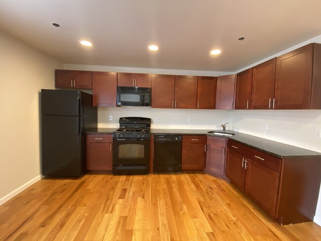 Building Photo - 115 42nd St