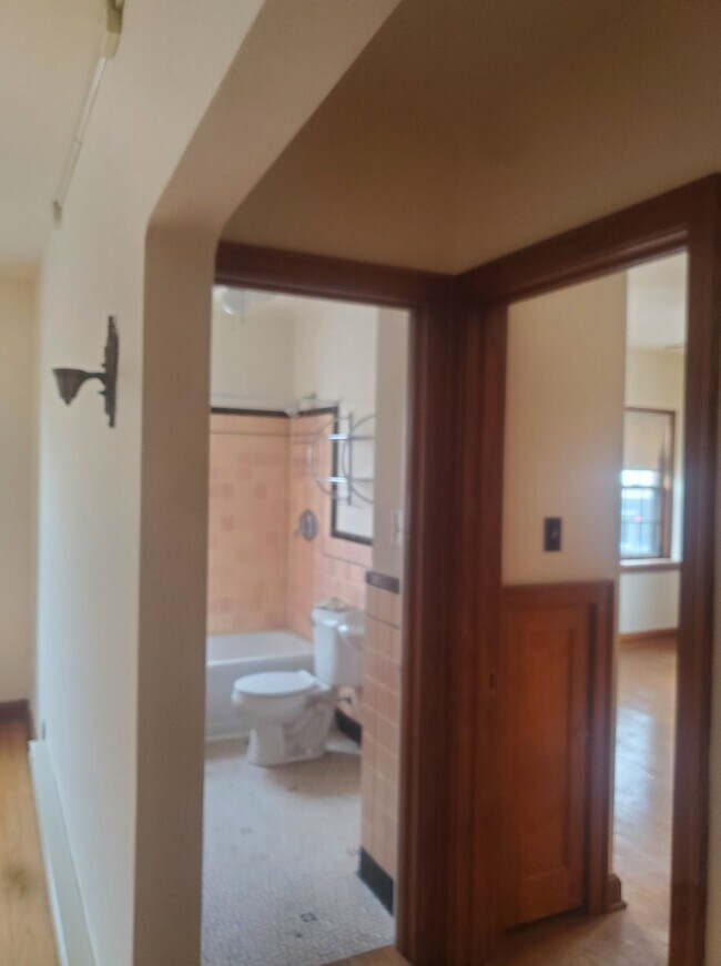Foto del edificio - 243 N Main St