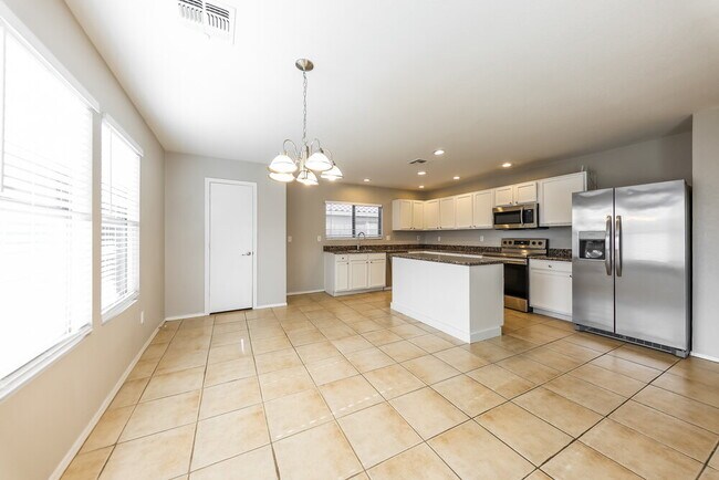 Building Photo - 3043 W Lucia Dr