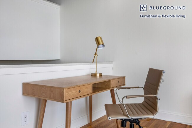 Foto del edificio - 123 E 54th St