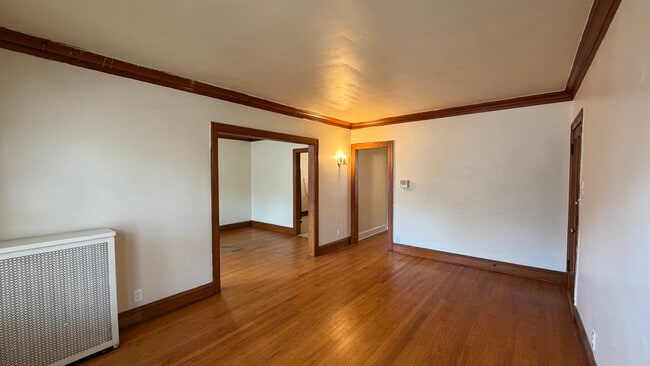 Foto del edificio - 5304 W Potomac Ave
