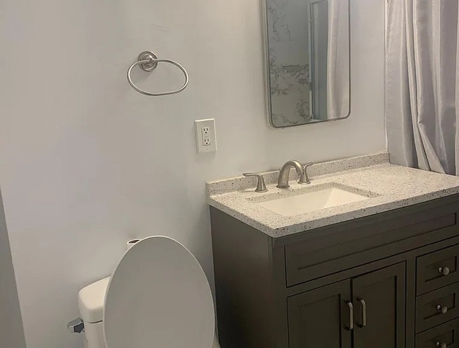 Building Photo - 1657 Colby Ave