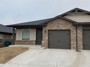 Building Photo - 11213 Northstar Dr