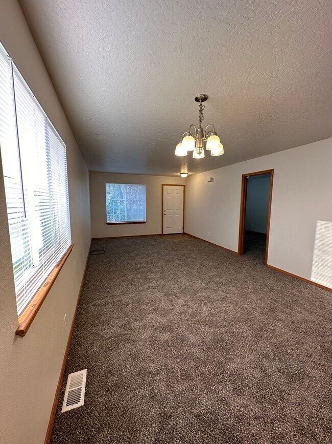 Building Photo - 6438 W Trestle St