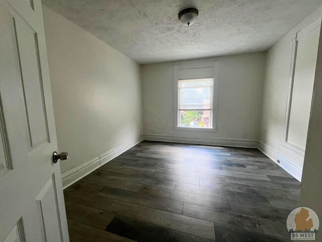 Building Photo - 1046 Lafayette Ave SE
