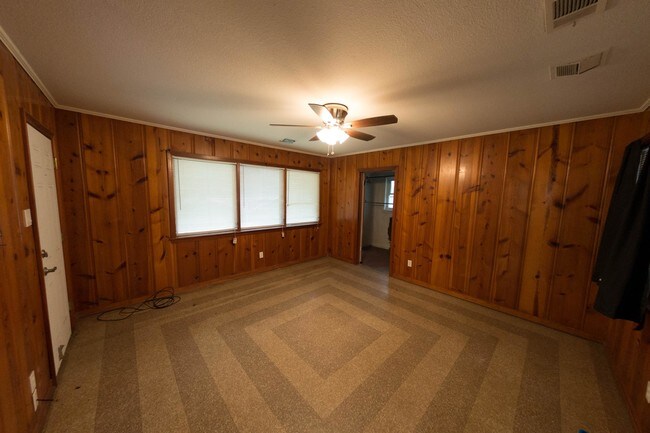 Building Photo - 185 Brady Dr