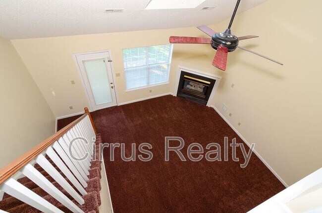 Foto del edificio - 381 Westview Dr