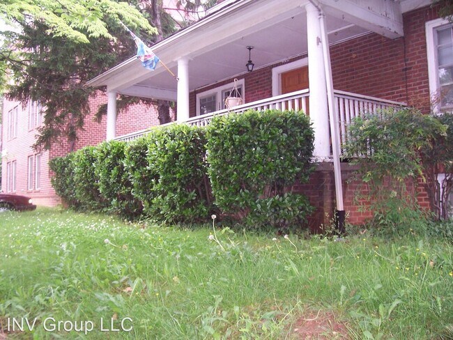Foto del edificio - 9 br, 4.5 bath House - 1305 John St
