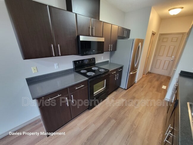 Photo du bâtiment - 735-785 85 St SW