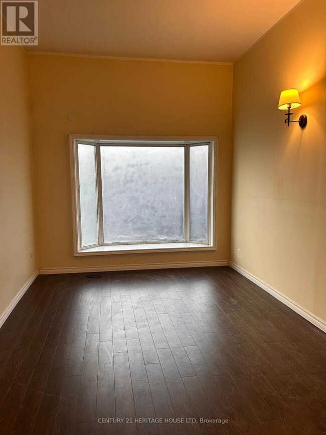 Building Photo - 11 Hiawatha St