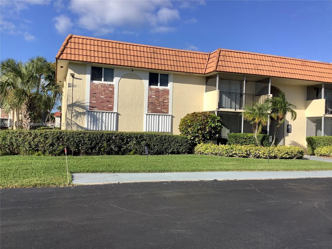 22795 SW 66th Ave Unit 206, Boca Raton, FL 33428 Condo for Rent in