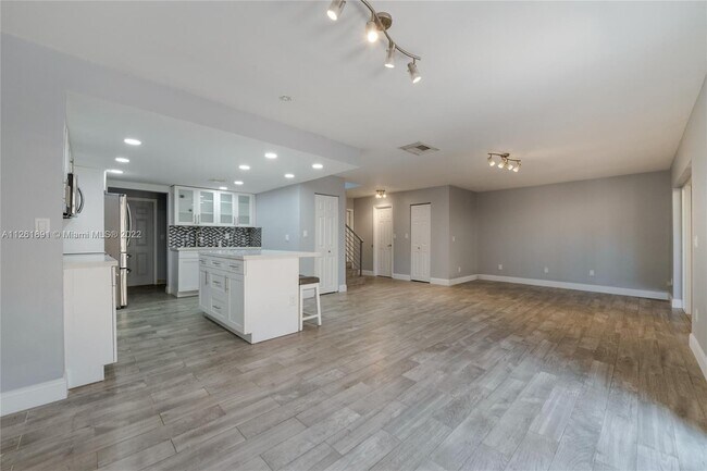 Foto del edificio - 6657 SW 139th Ave