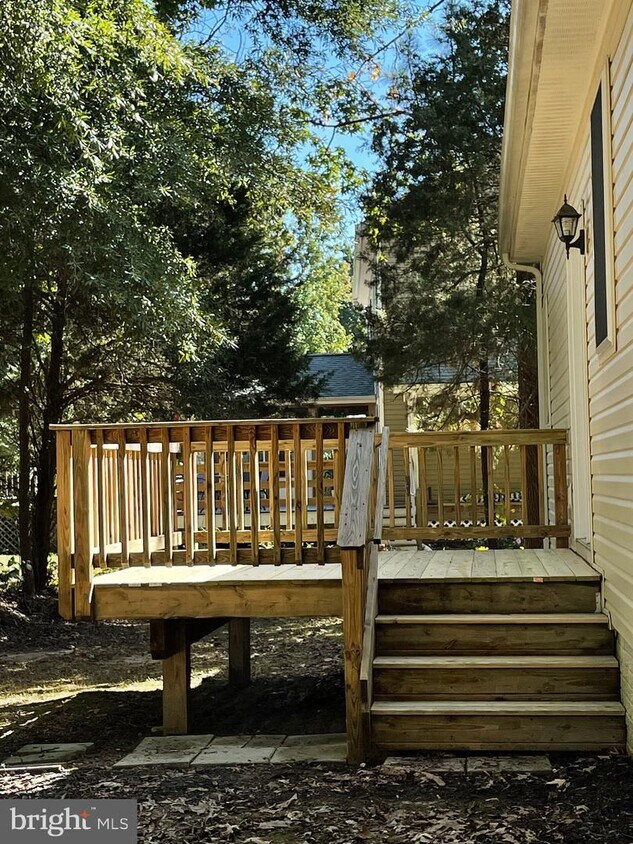 Primary Photo - 102 Potomac Ct