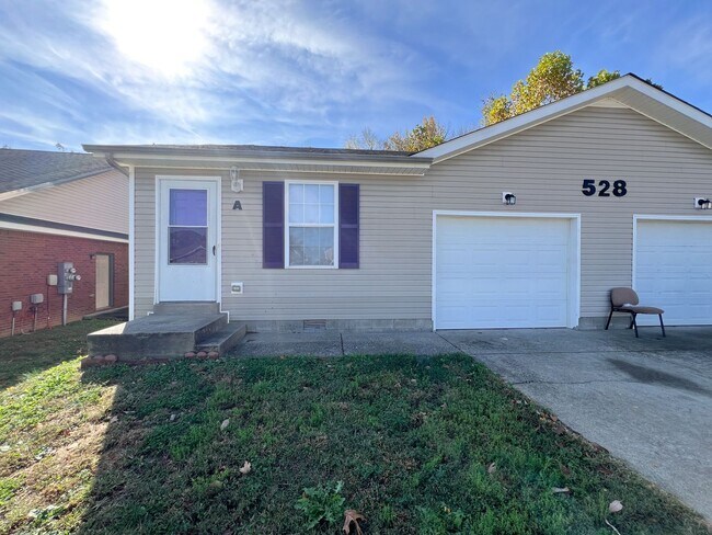 Building Photo - 528 Luxury Dr