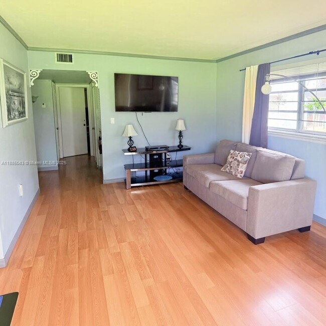Foto del edificio - 7580 SW 82nd St
