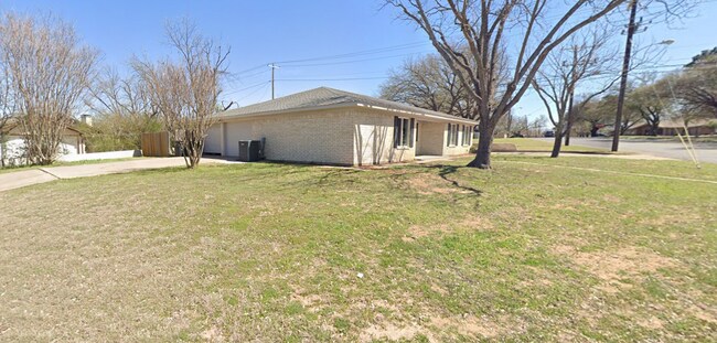 Building Photo - 605 S Ridgeway Dr