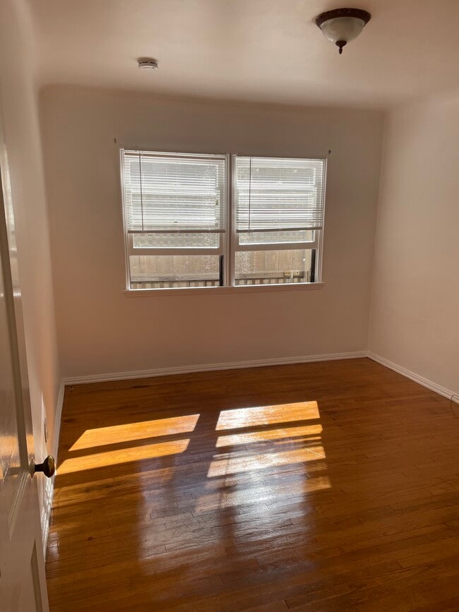 Bedroom - 1343 Oak St