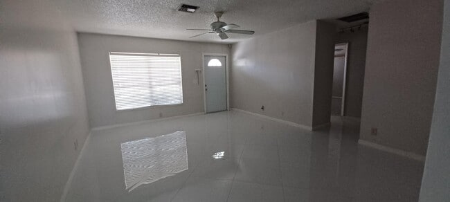 Building Photo - 6186 Winrock Rd
