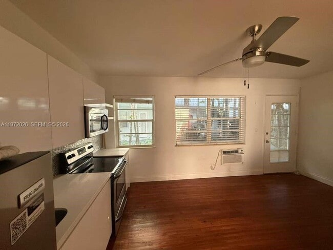 Building Photo - 1925 Washington Ave