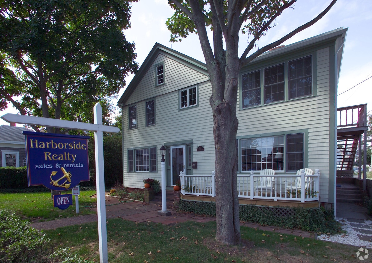 154 Commercial St, Provincetown, MA 02657 154 Commercial St