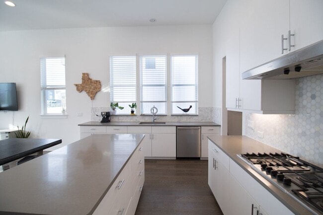 Foto del edificio - 6113 Sendero Hills Pkwy
