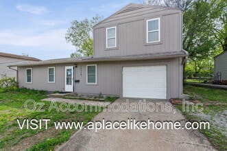 Building Photo - 14719 Bellaire Ave