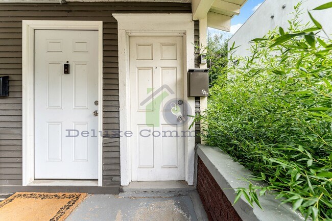 Foto del edificio - 346-346 Diamond Ave SE