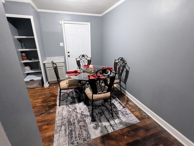 Foto del edificio - 614 E 37th St